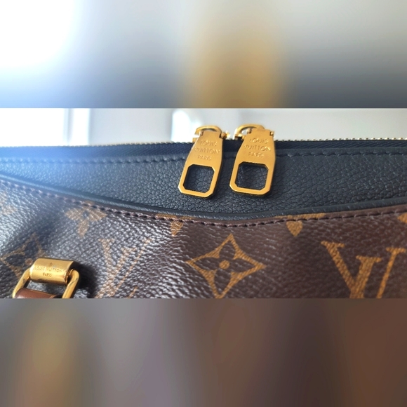 Authentic Louis Vuitton Pallas MM Monogram Canvas Black Leather Adjustable Strap - Picture 4 of 17